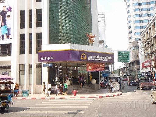 Bank.JPG - ATM�͓��{�ꂪ�\���ł���