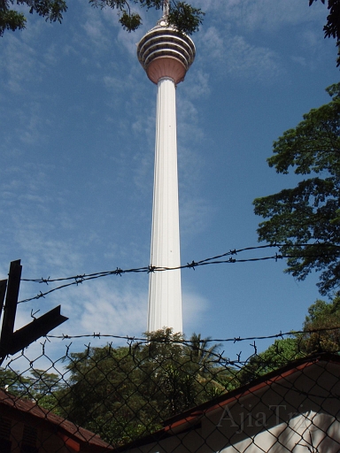 KLtower.JPG - �ӊO�ƍ���