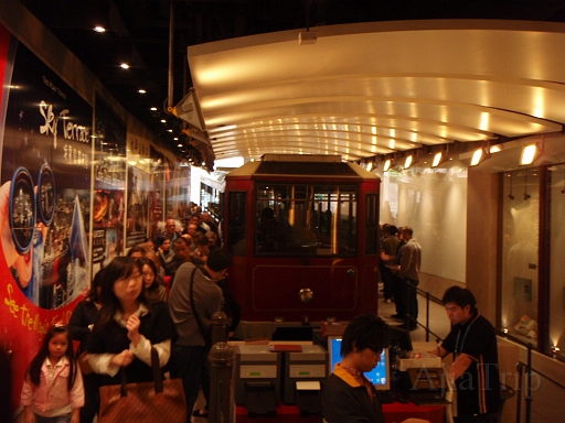 PeakTram.JPG - ���`�ό�