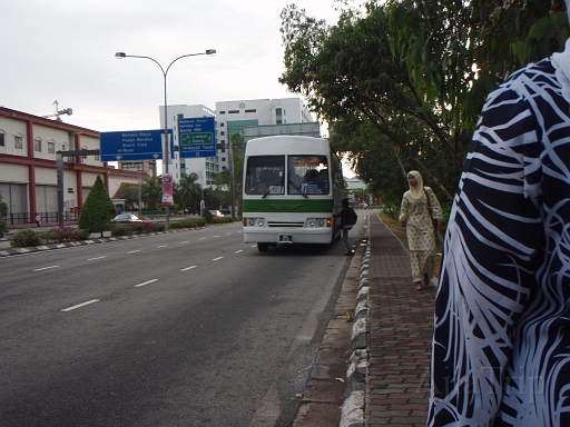 melaka3.JPG - �o�X��҂�3